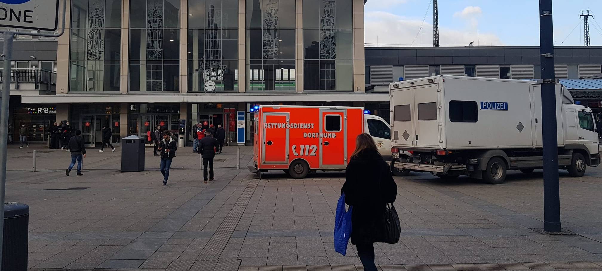 Junge stürzt auf Bahngleis in Dortmund