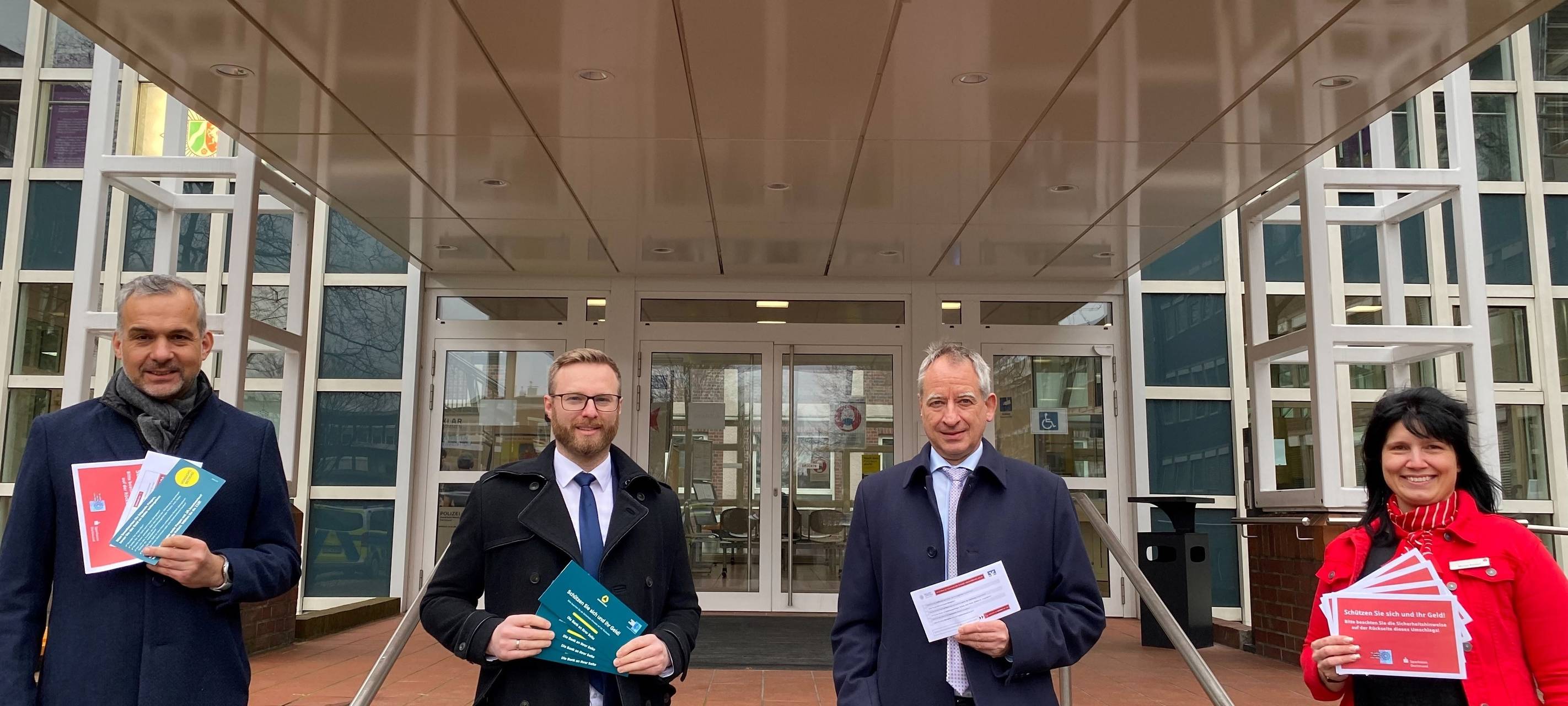 Dortmunder Banken wollen Senioren vor Trickbetrügern bewahren