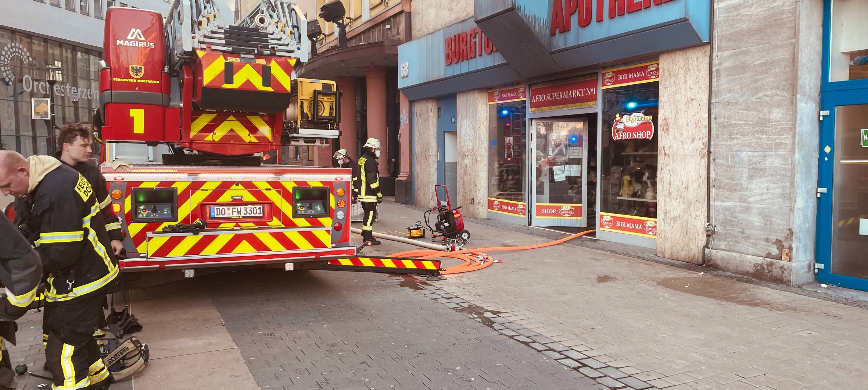 Dortmund: Ladenlokal in der Brückstraße nach Brand stark beschädigt