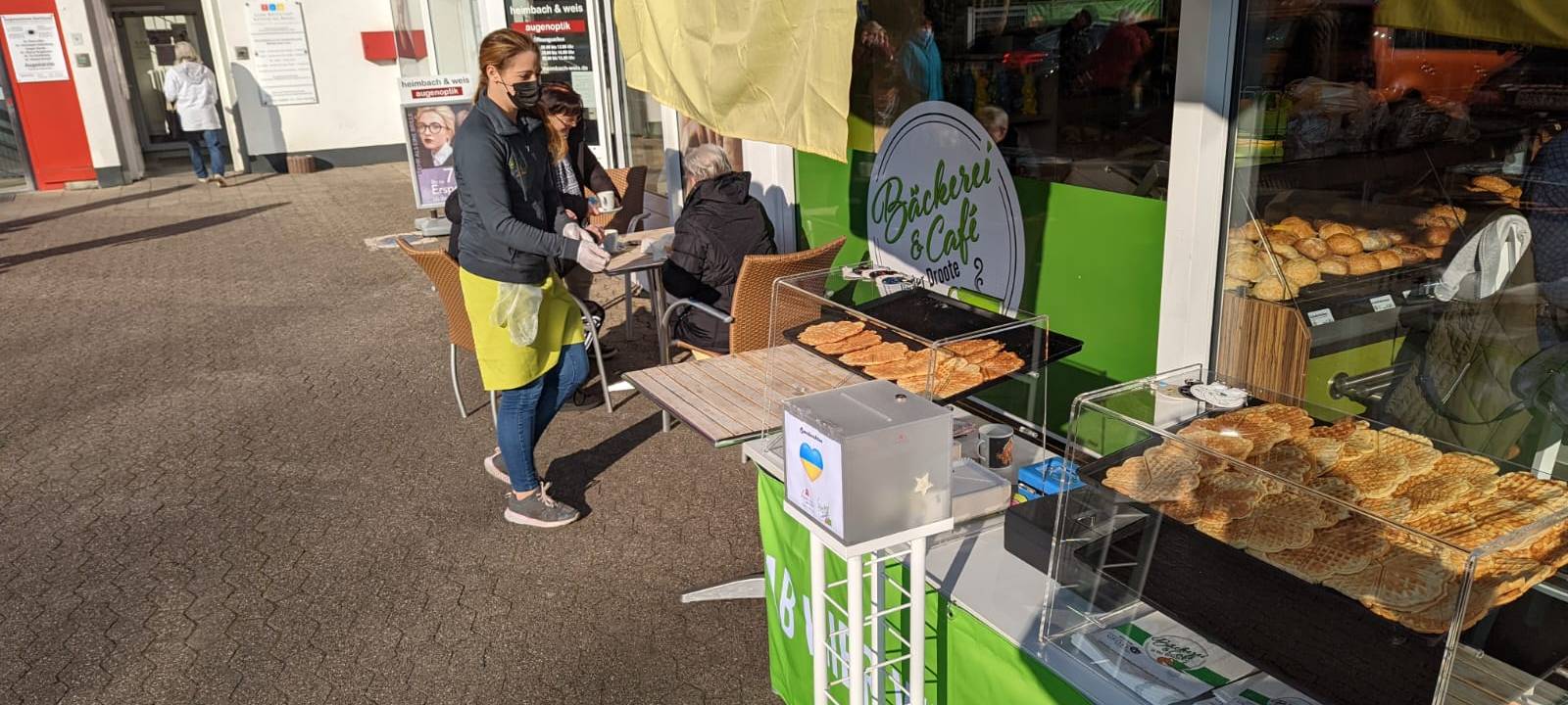 Dortmunder Hilfsaktion für Ukraine: Waffeln gegen Waffen