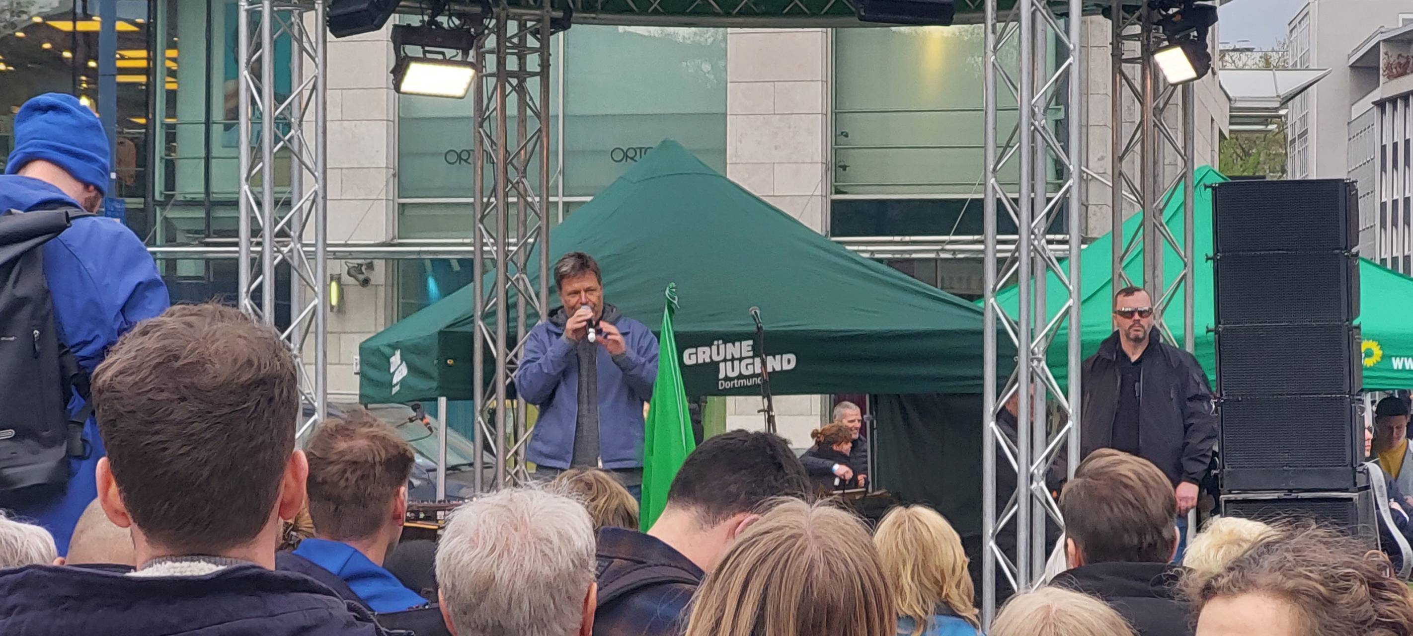 Grünen-Wahlkampf auf dem Hansaplatz