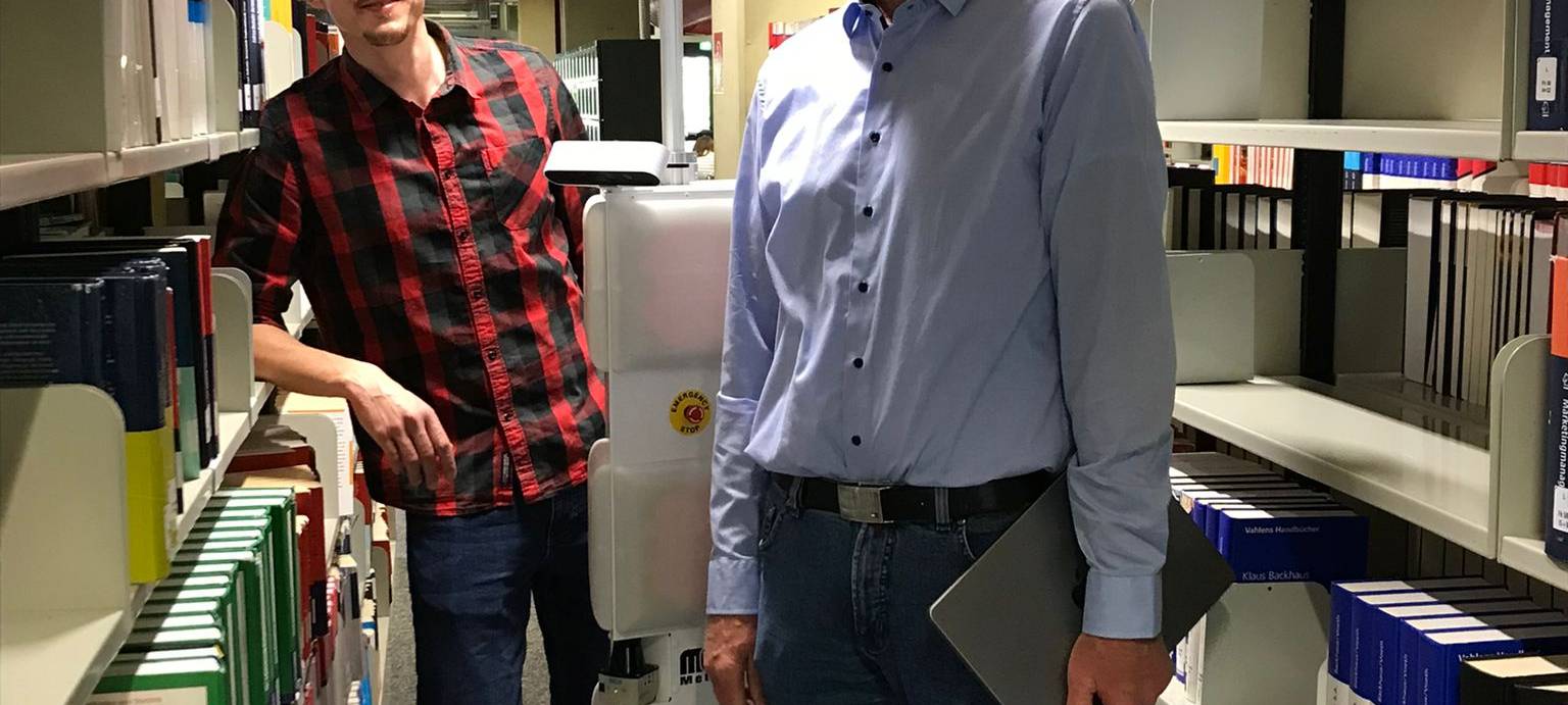 TU Dortmund: Neuer Roboter sucht Bücher in der Bibliothek raus
