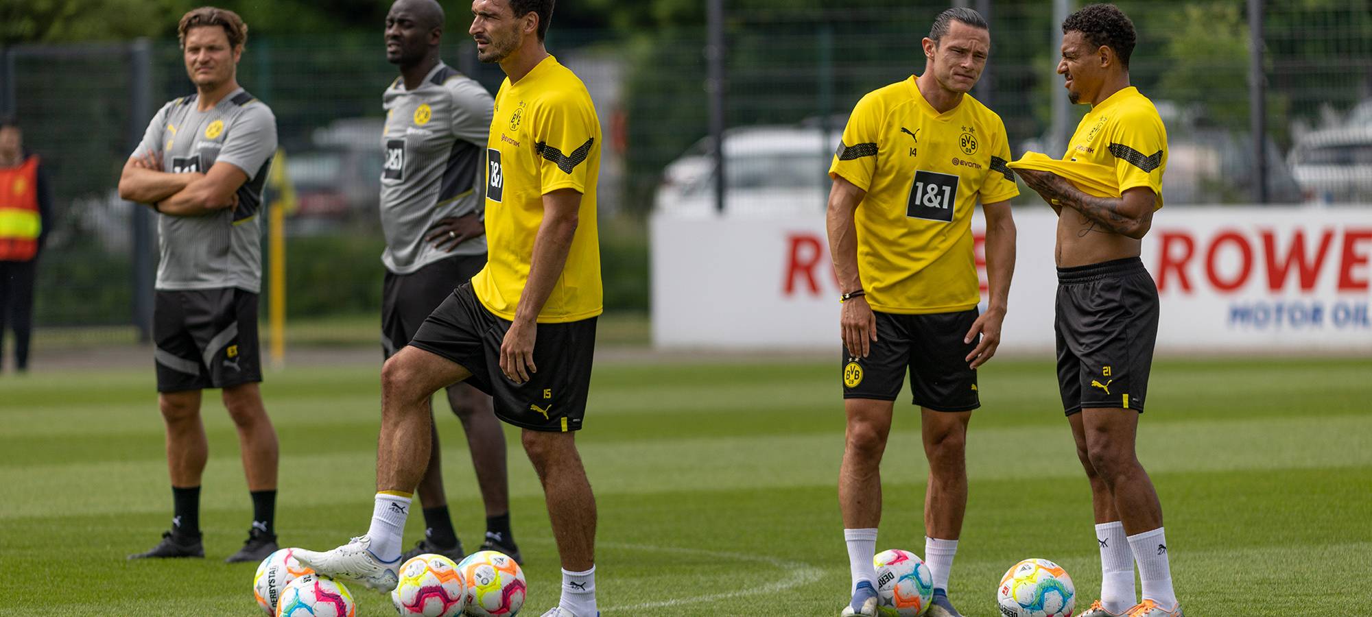 1300 Fans bei erstem BVB-Mannschaftstraining in Dortmund dabei