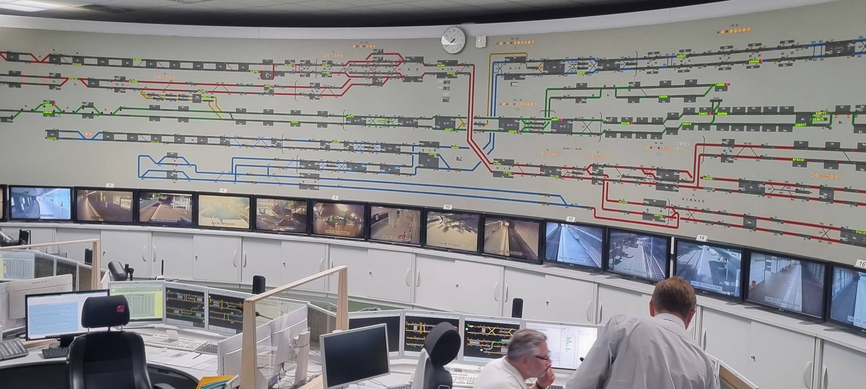 Helden der Frühschicht: Leitstelle der DSW21