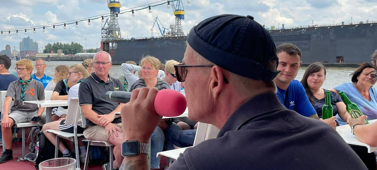 Reisesendung Unterwegs: Hafenrundfahrt in Hamburg