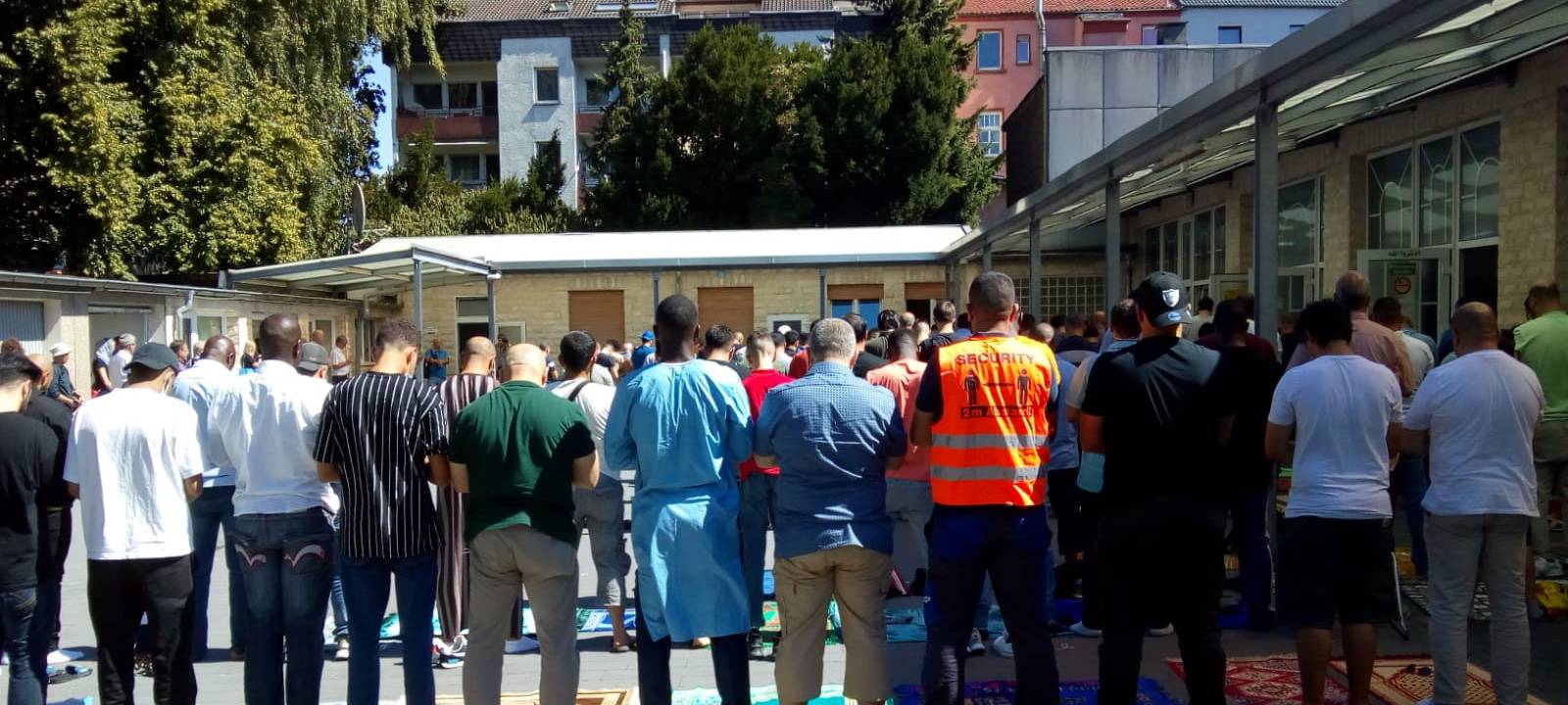 Trauerfeier in Dortmunder Moschee für den 16-jährigen, der erschossen wurde.