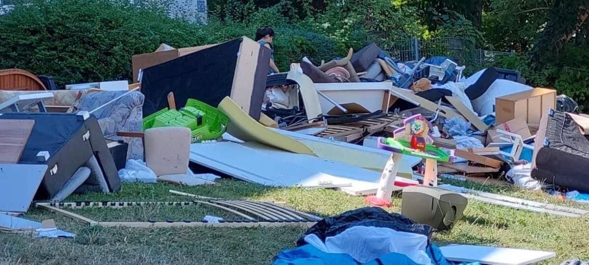 Sperrmüll-Frust in Scharnhorst: Viel Müll bleibt liegen