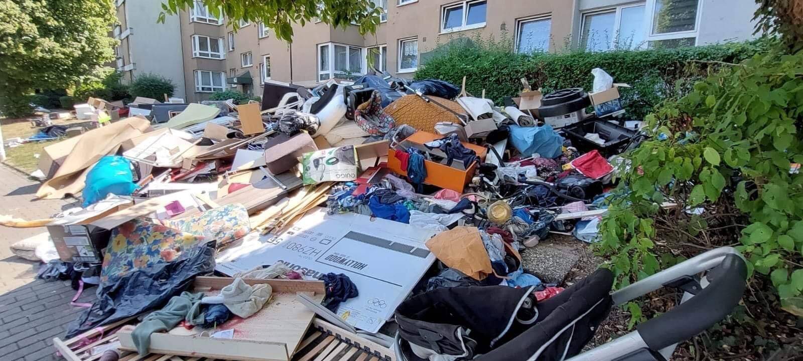 Sperrmüll-Frust in Scharnhorst: Viel Müll bleibt liegen