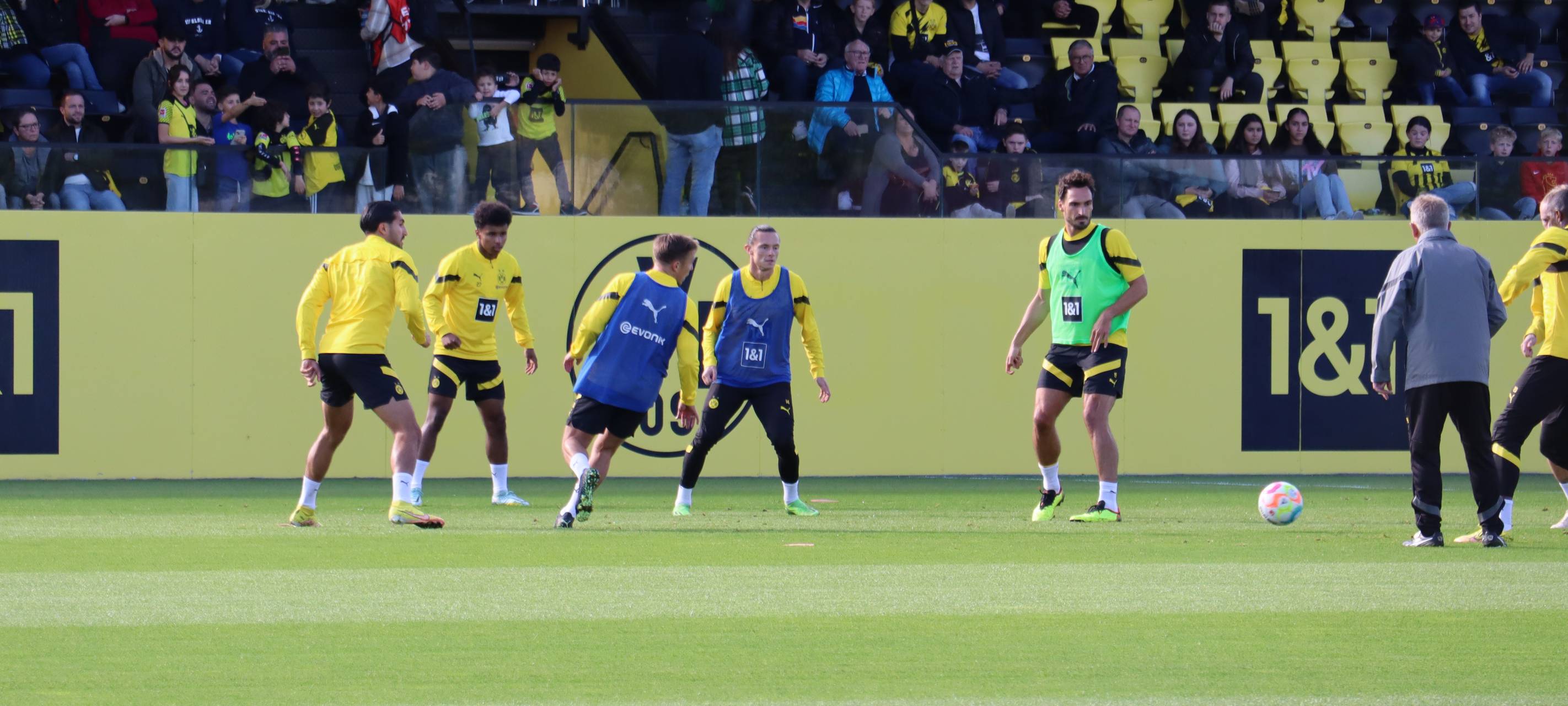 Öffentliches BVB-Training lockt viele Fans nach Brackel