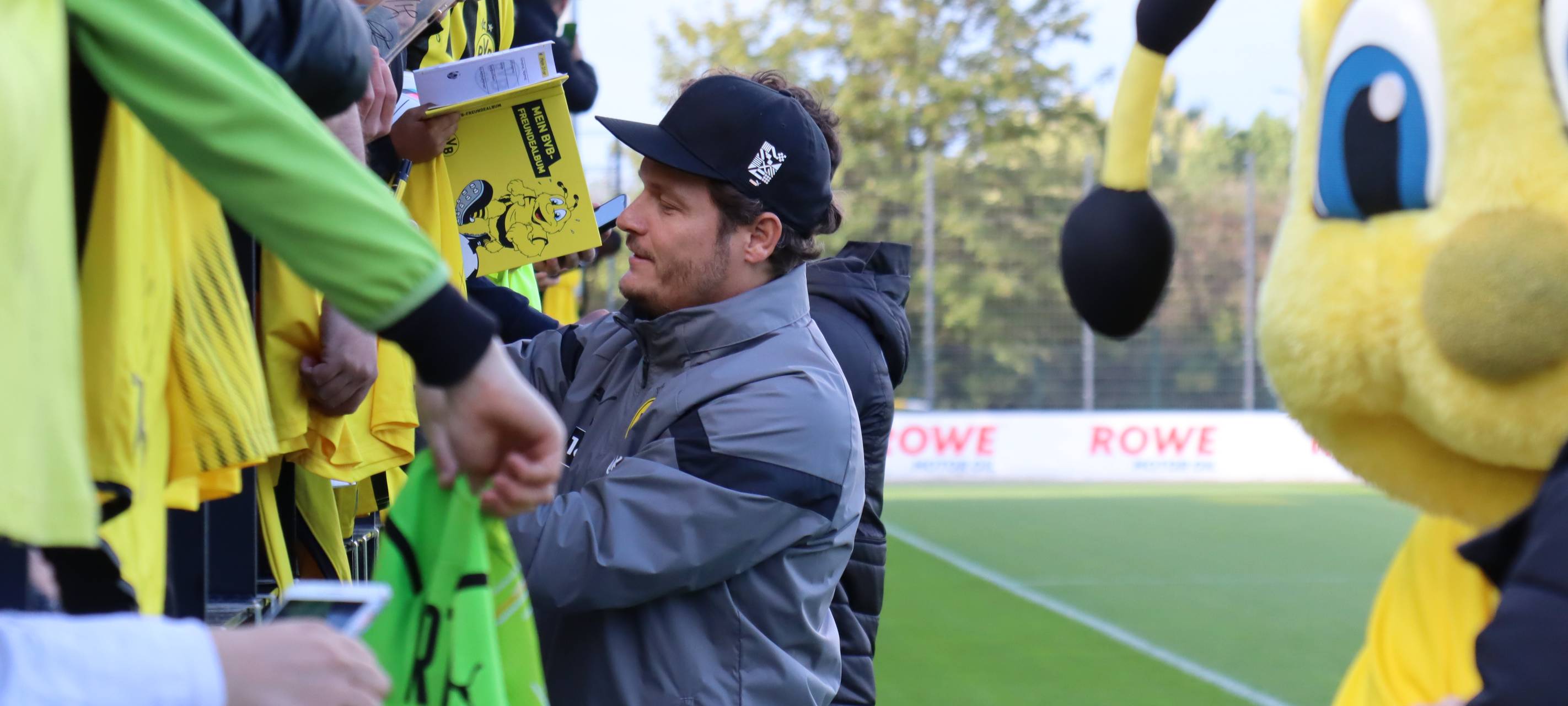 Öffentliches BVB-Training lockt viele Fans nach Brackel