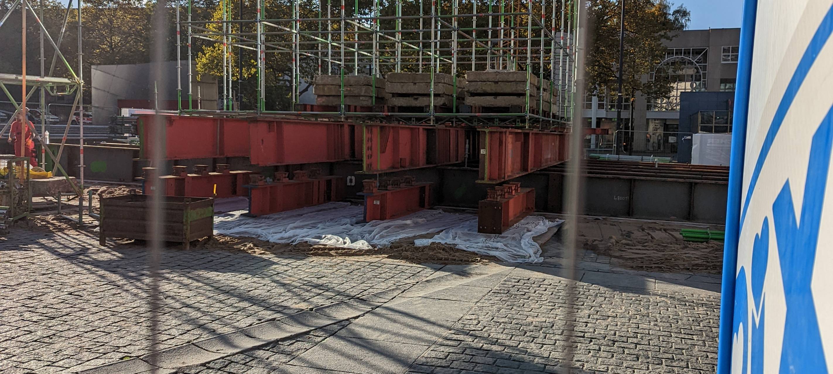 Größter Weihnachtsbaum in Dortmund: Grundsteinlegung und Startschuss zur Weihnachtszeit