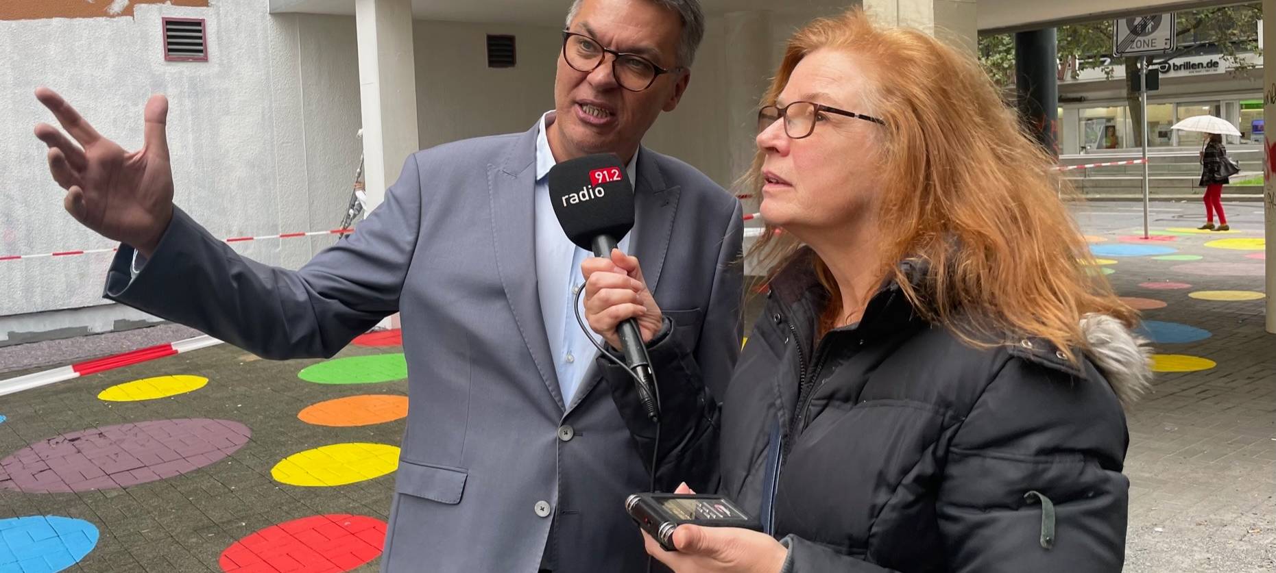 Radio 91.2-Reporterin Karin Jurke mit Dortmunds Oberbürgermeister Thomas Westphal.