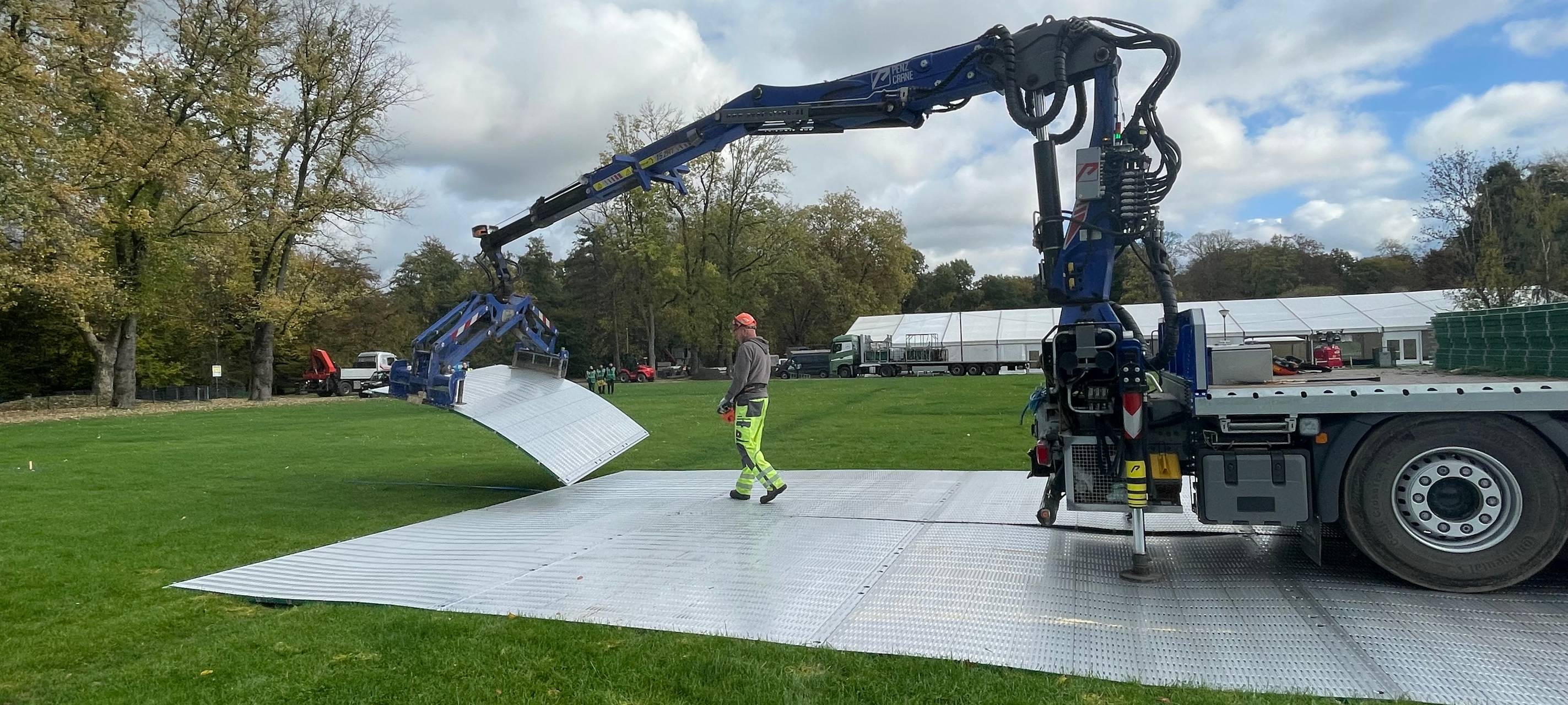 In Dortmund hat der Aufbau des Lichterweihnachtsmarkts begonnen