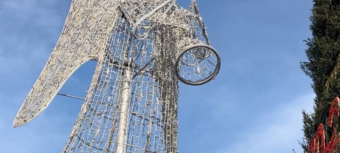 Dortmund: Weihnachtsbaum bekommt Spitze aufgesetzt