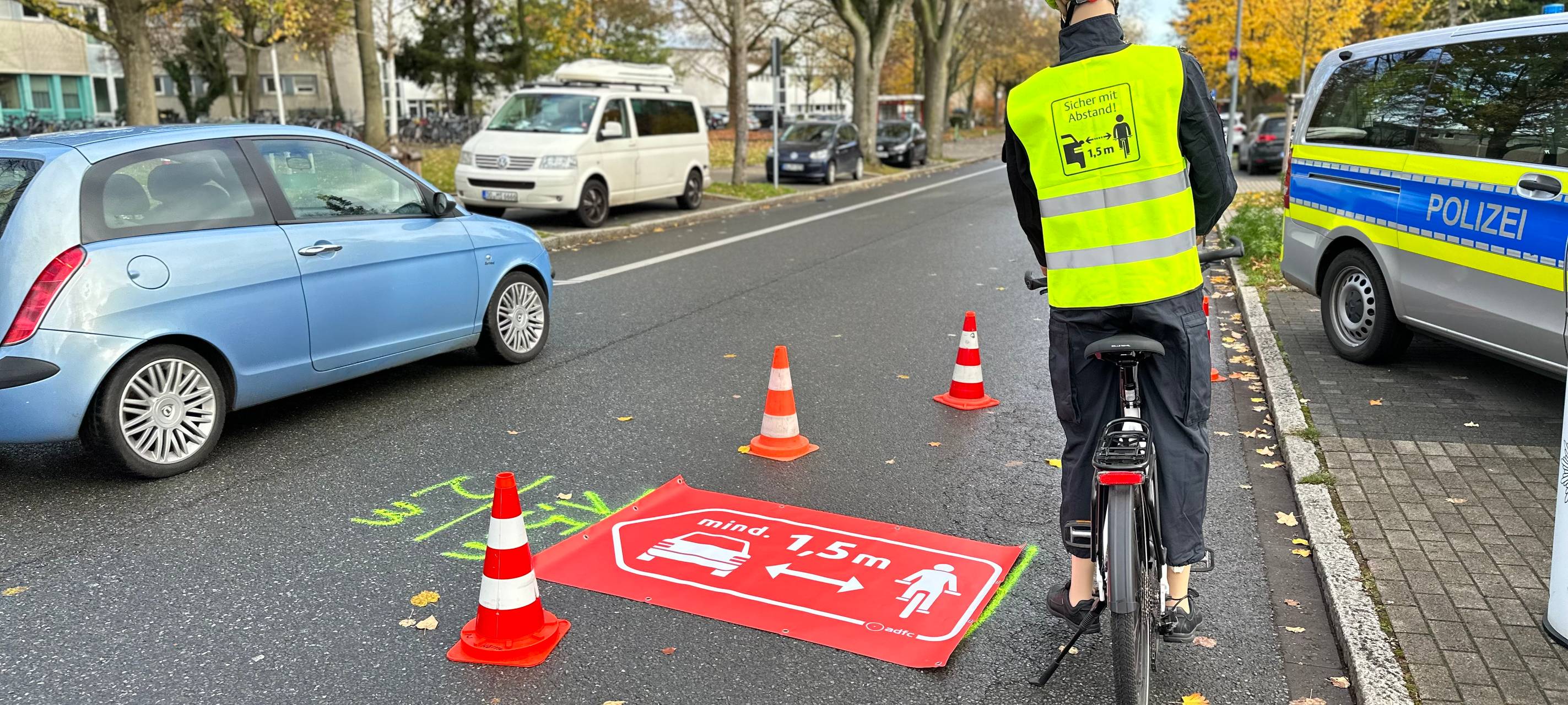 Dortmunder Polizei kontrolliert Mindestabstand beim Überholen