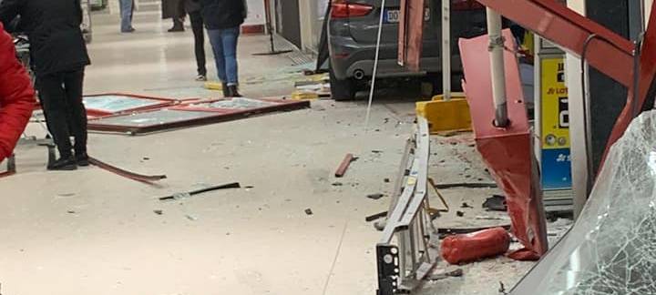 Medizinischer Notfall: 53-jähriger Dortmunder steuert Auto in Supermarkt