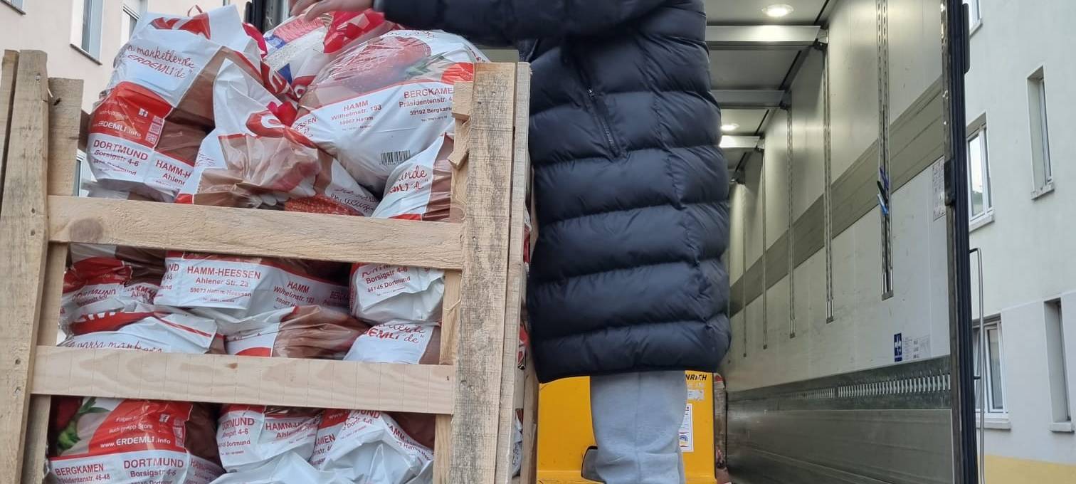 Dortmunder Lotto-Millionär Chico unterstützt Dortmunder Tafel