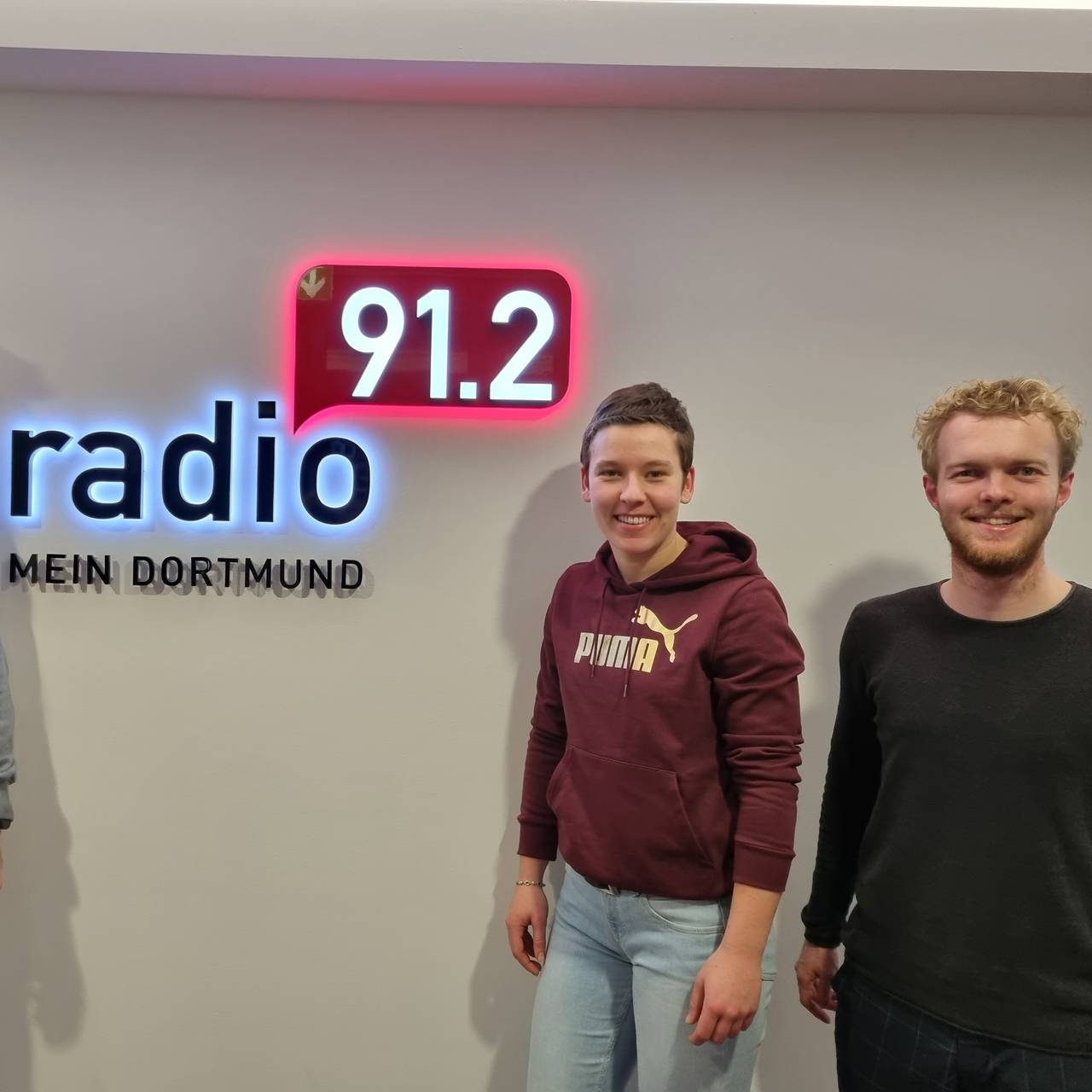Alina Grijseels bei Christopher Deppe und Tim Schmutzler