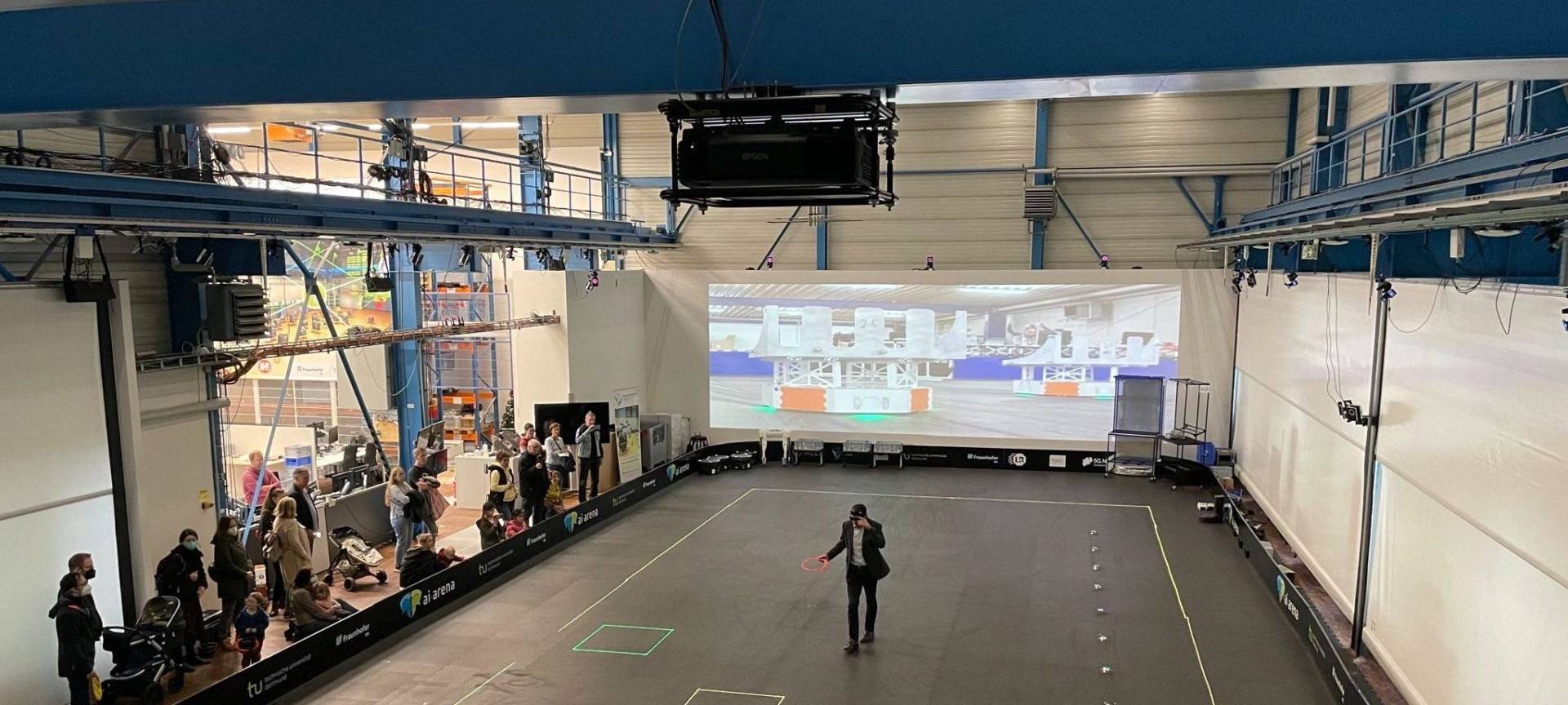 Wir öffnen Türen: Die Drohnentesthalle der TU Dortmund