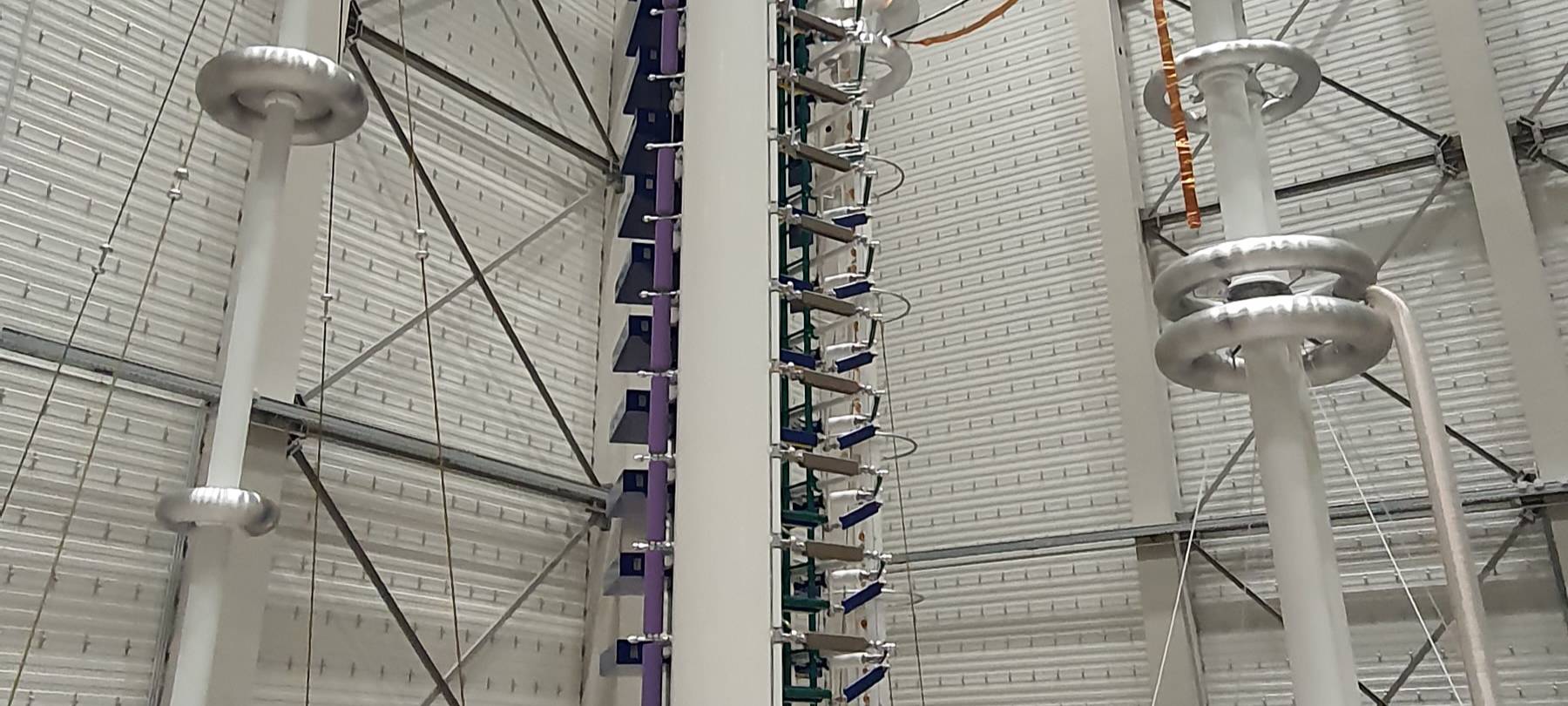 Wir öffnen Türen: Hochspannungs-Gleich-Strom-Übertragungshalle