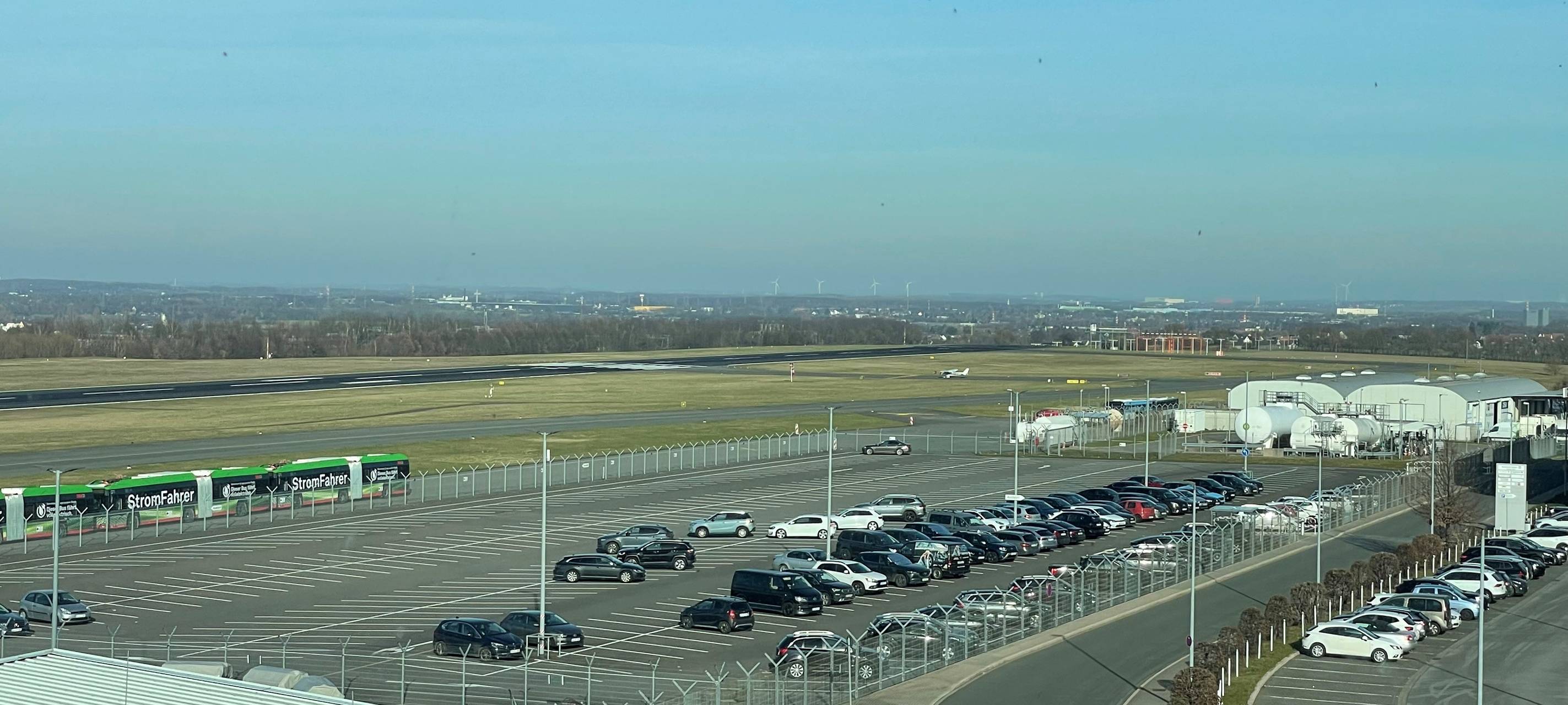 Wir öffnen Türen: Tower am Dortmunder Flughafen