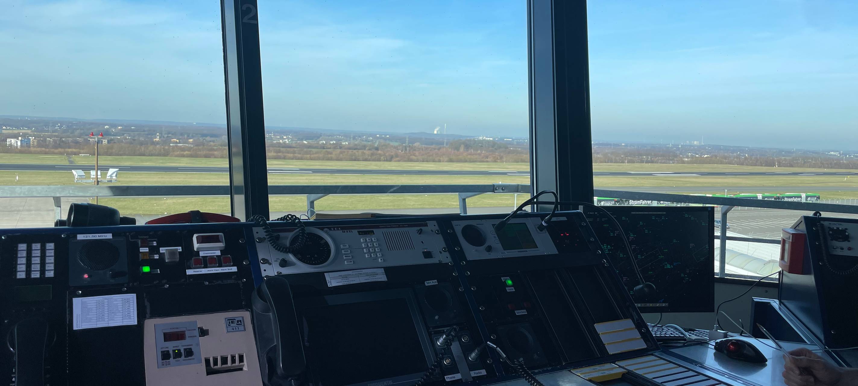 Wir öffnen Türen: Tower am Dortmunder Flughafen