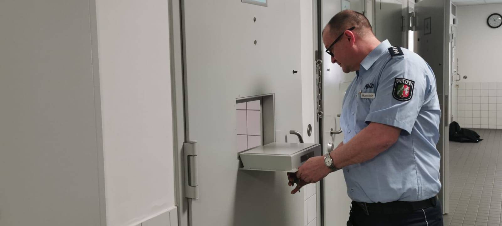 Wir öffnen Türen Leitstelle und Gewahrsam der Polizei Dortmund