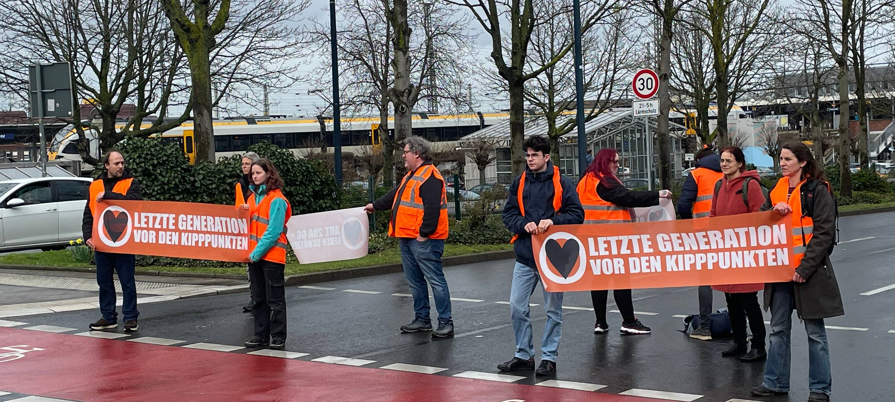 Dortmund: Letzte Generation blockiert Wall