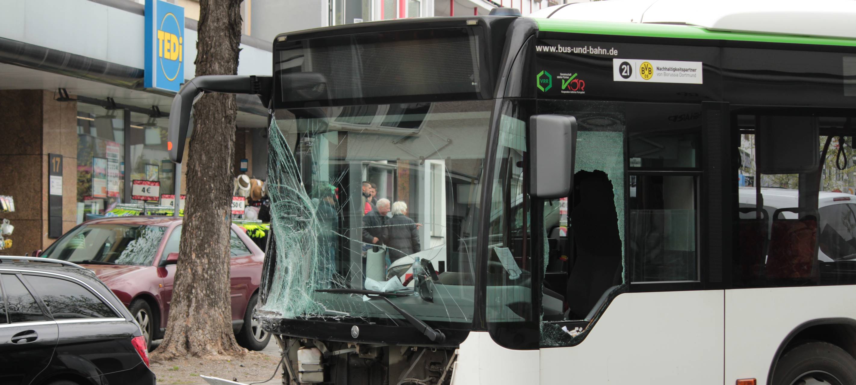 Dortmund: Busunfall auf der Hörder Bahnhofstraße