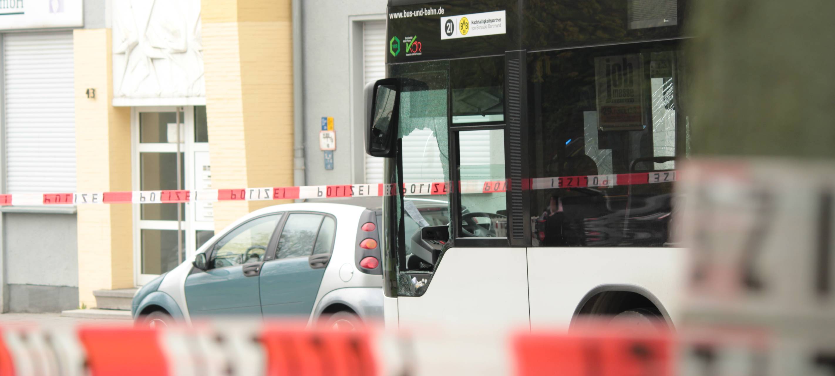 Dortmund: Busunfall auf der Hörder Bahnhofstraße
