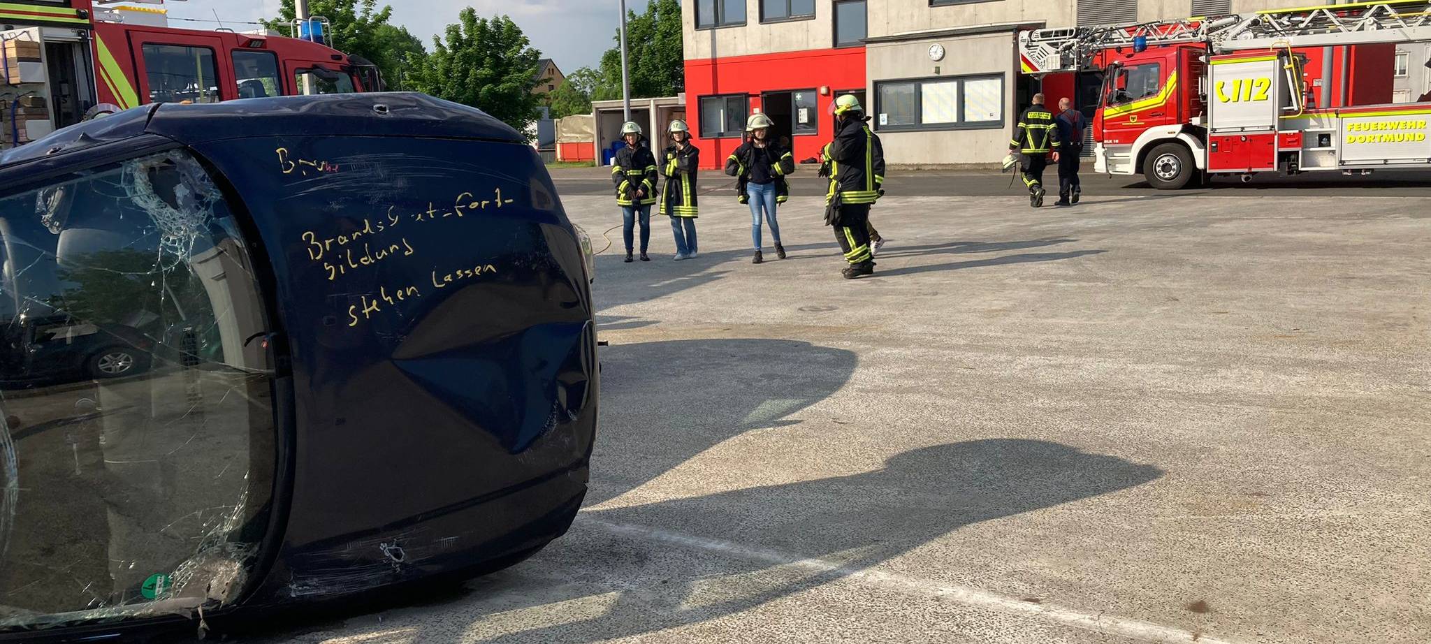 Feuerwehrtag Unfallauto