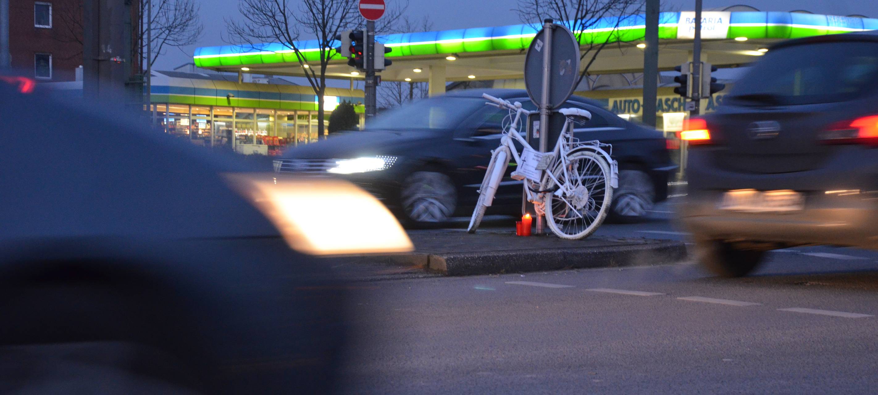 Dortmund-Eving: Ghostbike für verstorbene Radfahrerin