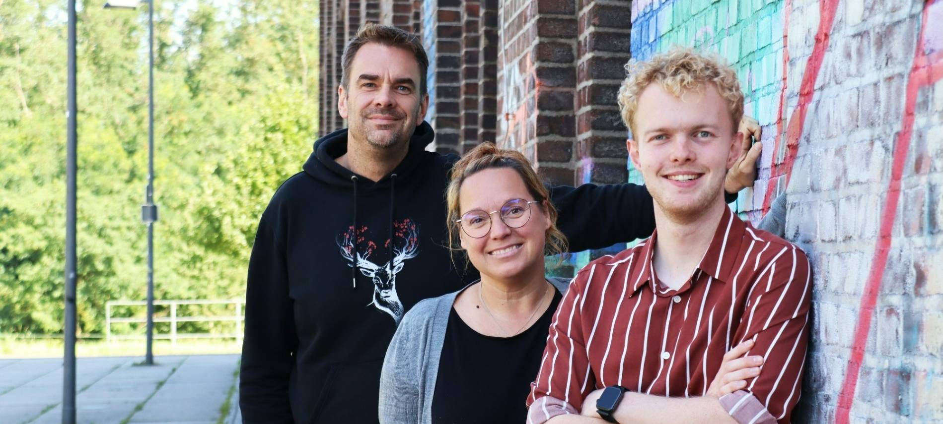 Guten Morgen Dortmund-Moderatoren (v.l.n.r.): Tim Schmutzler, Studiohund Slash, Jackie Kindling und Christopher Deppe.