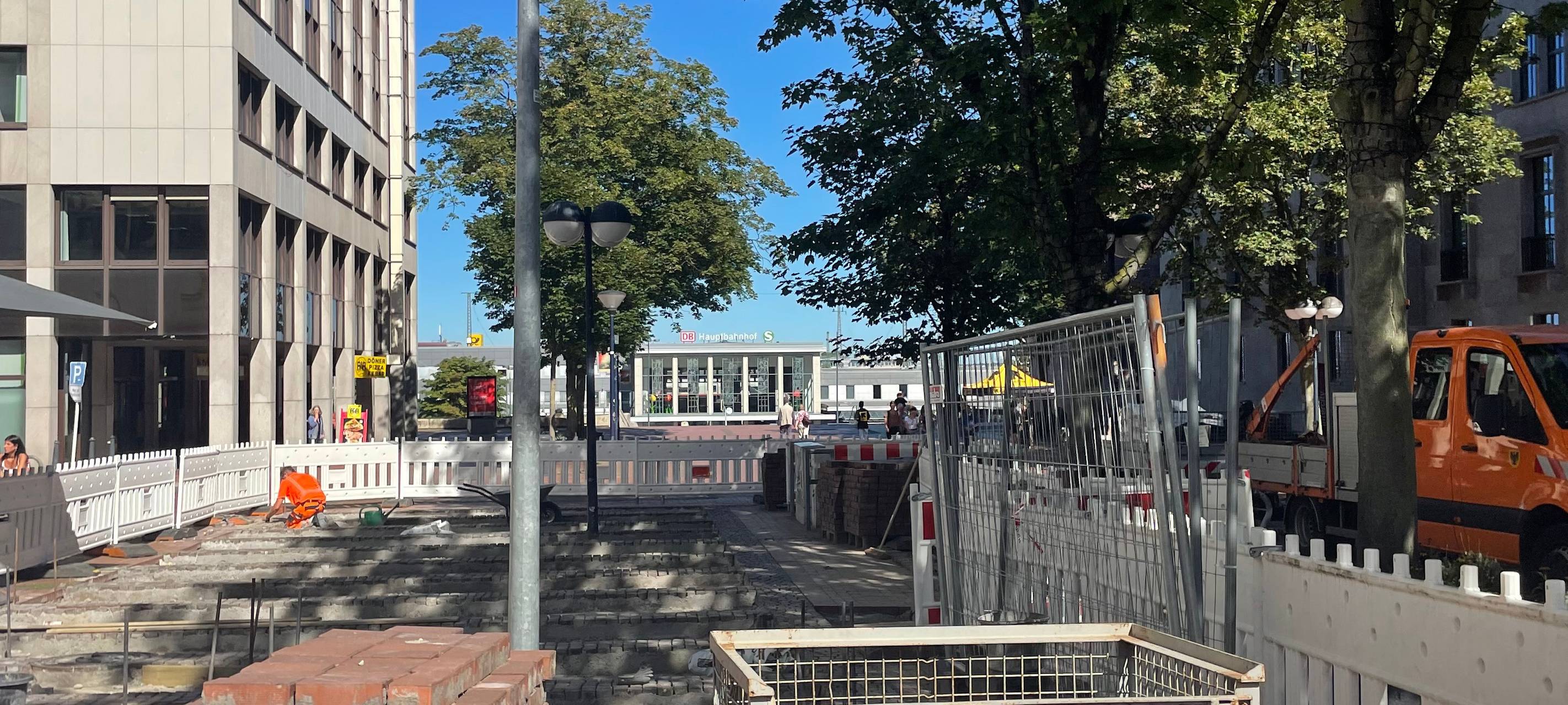 Dortmunder City-Kolonne repariert Pflaster in der Innenstadt