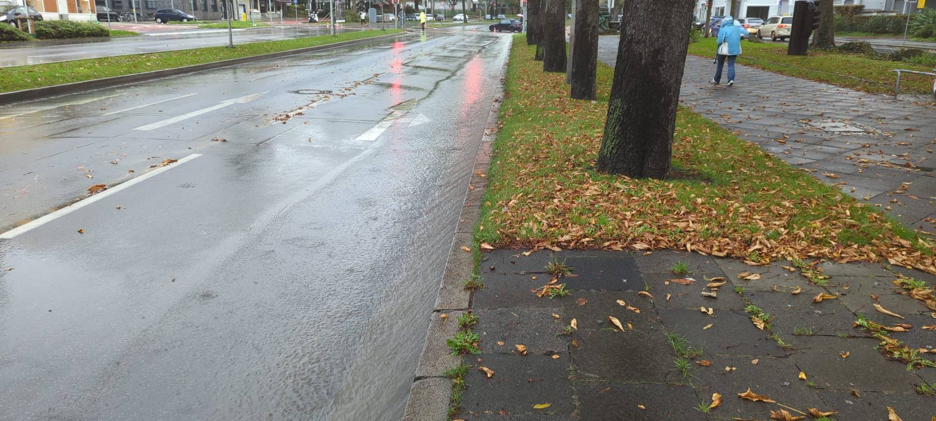 Ostwall in Dortmund mit Wasser überflutet