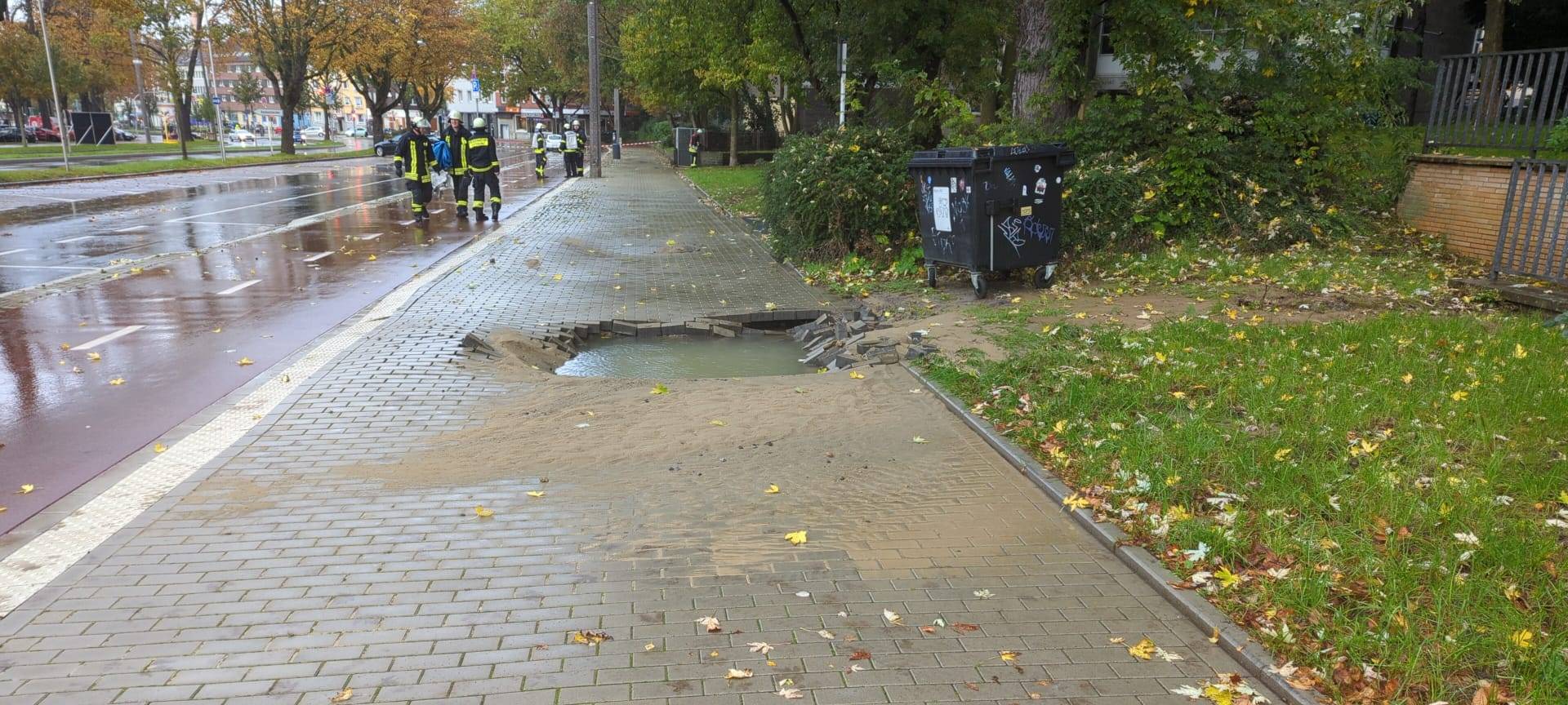Ostwall in Dortmund mit Wasser überflutet