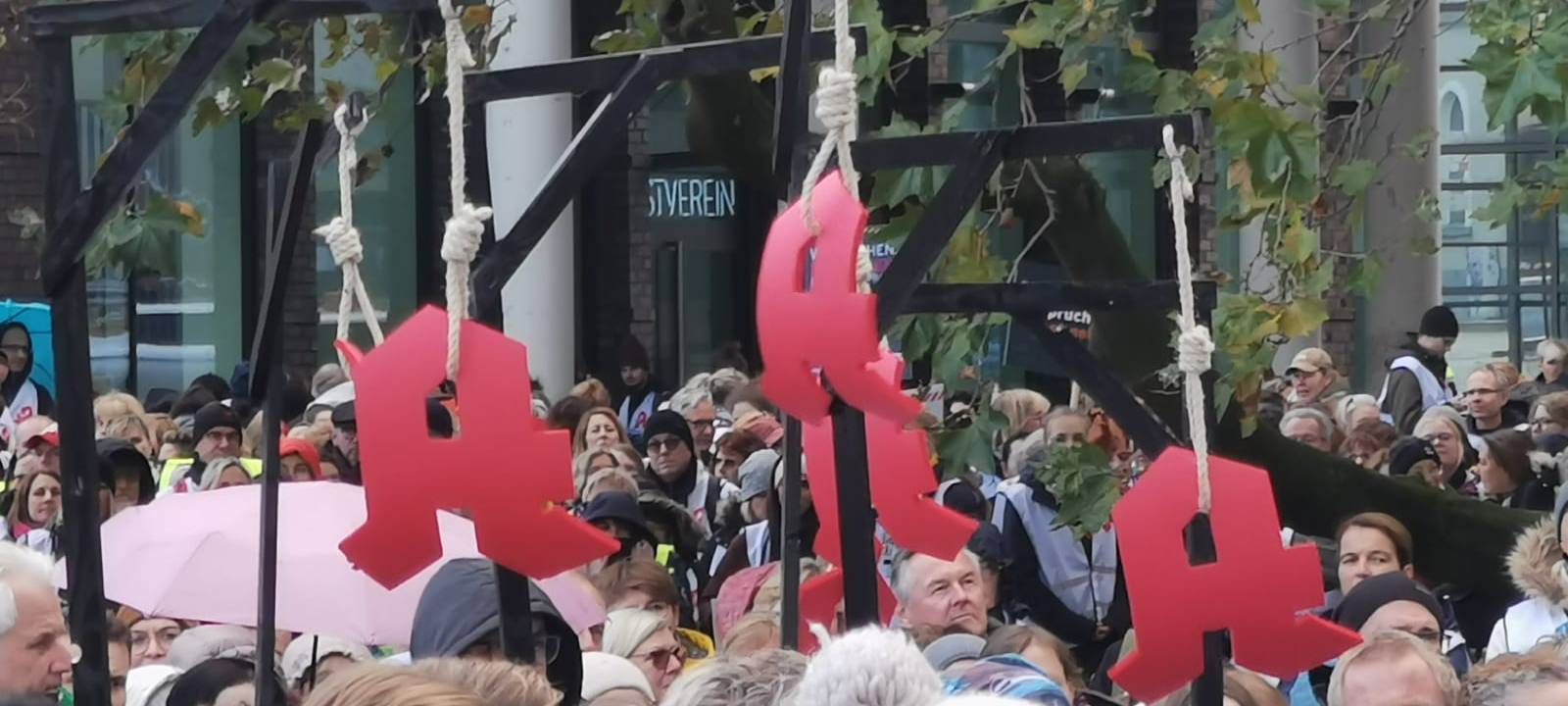 Apotheken und Praxen aus Protest dicht - 5000 bei Demo in Dortmund