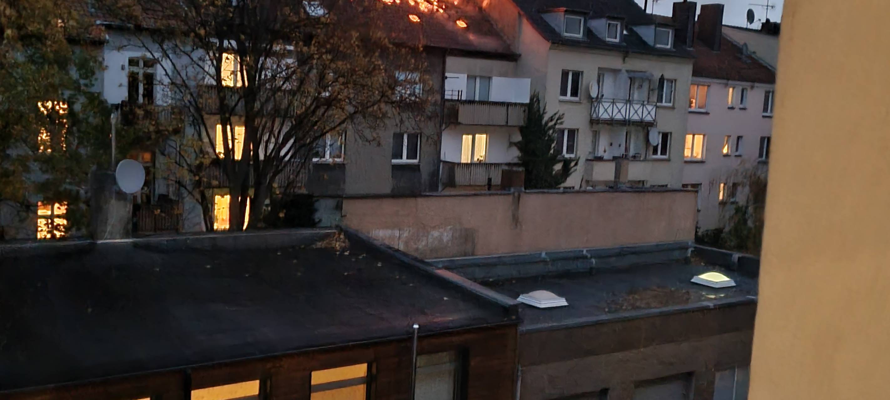 Dortmund: Fünf Meter hohe Flammen