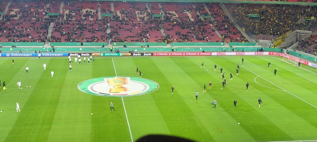 Borussia Dortmund fliegt gegen Stuttgart aus dem Pokal
