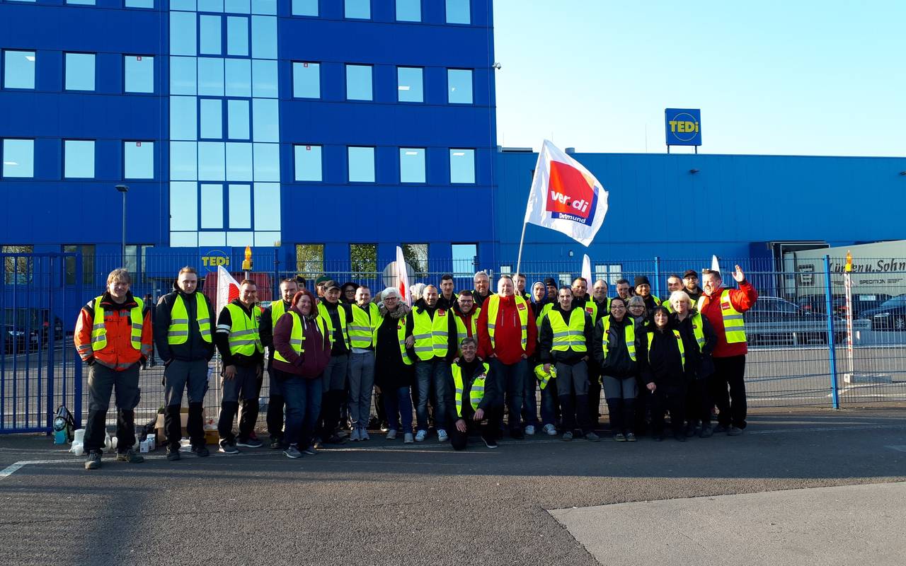 Tedi Lager Mitarbeiter Streiken Gemeinsam Mit Den Kollegen Von Amazon Radio 91 2