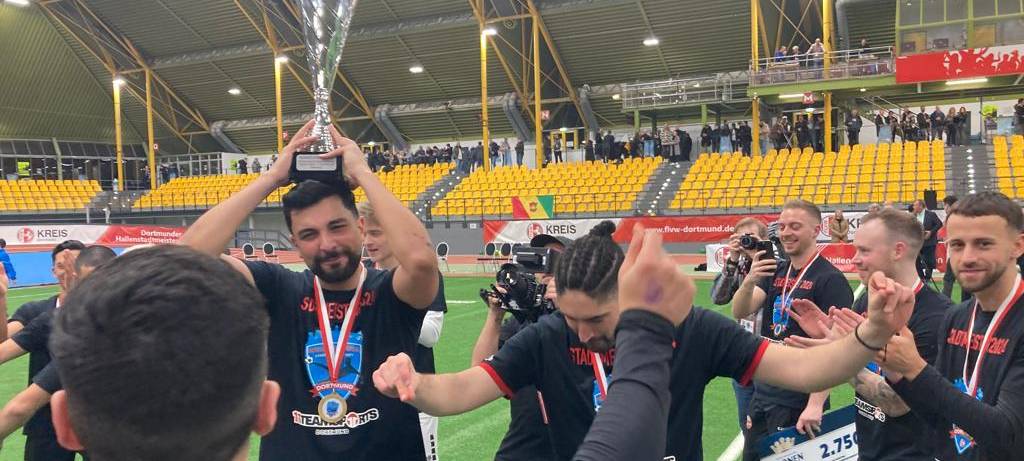 Erfolgreiche Fußball-Hallenstadtmeisterschaft in Dortmund