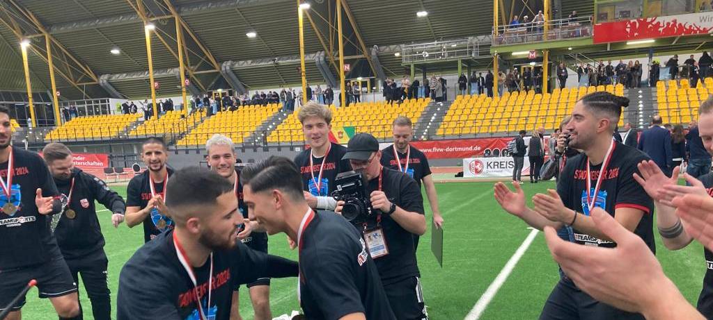 Erfolgreiche Fußball-Hallenstadtmeisterschaft in Dortmund