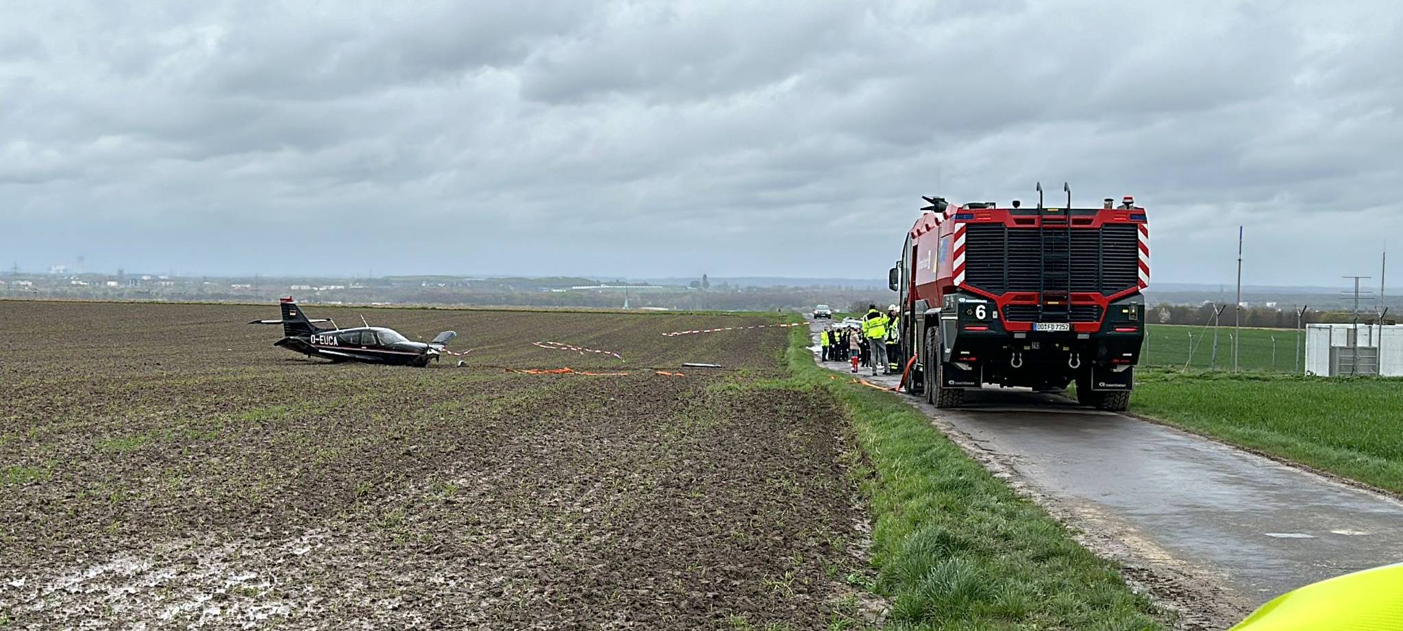 Dortmund: Kleinflugzeug am Flughafen verunglückt