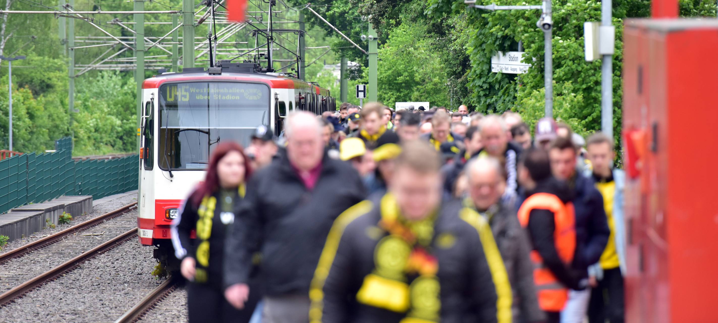 Dortmund: Bahnen zum Champions League-Spiel