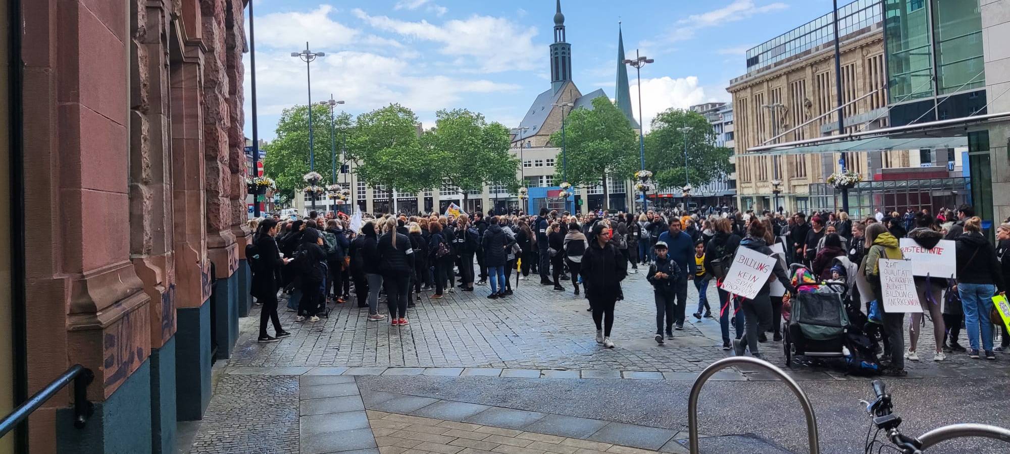 Demo in Dortmund: Kinderbetreuung unter Druck