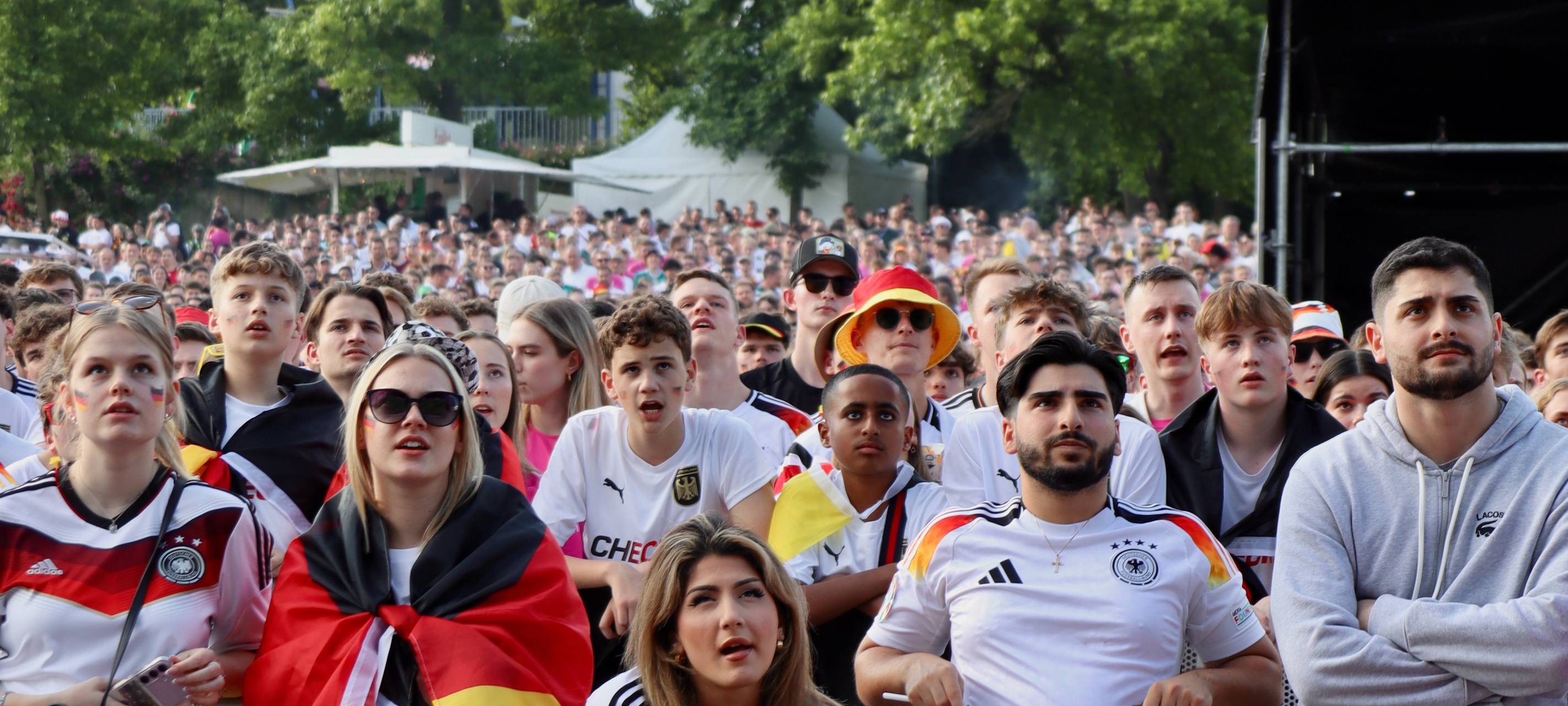 Dortmund feiert: Public Viewing der Europameisterschaft - Deutschland gegen Ungarn und Türkei gegen Georgien
