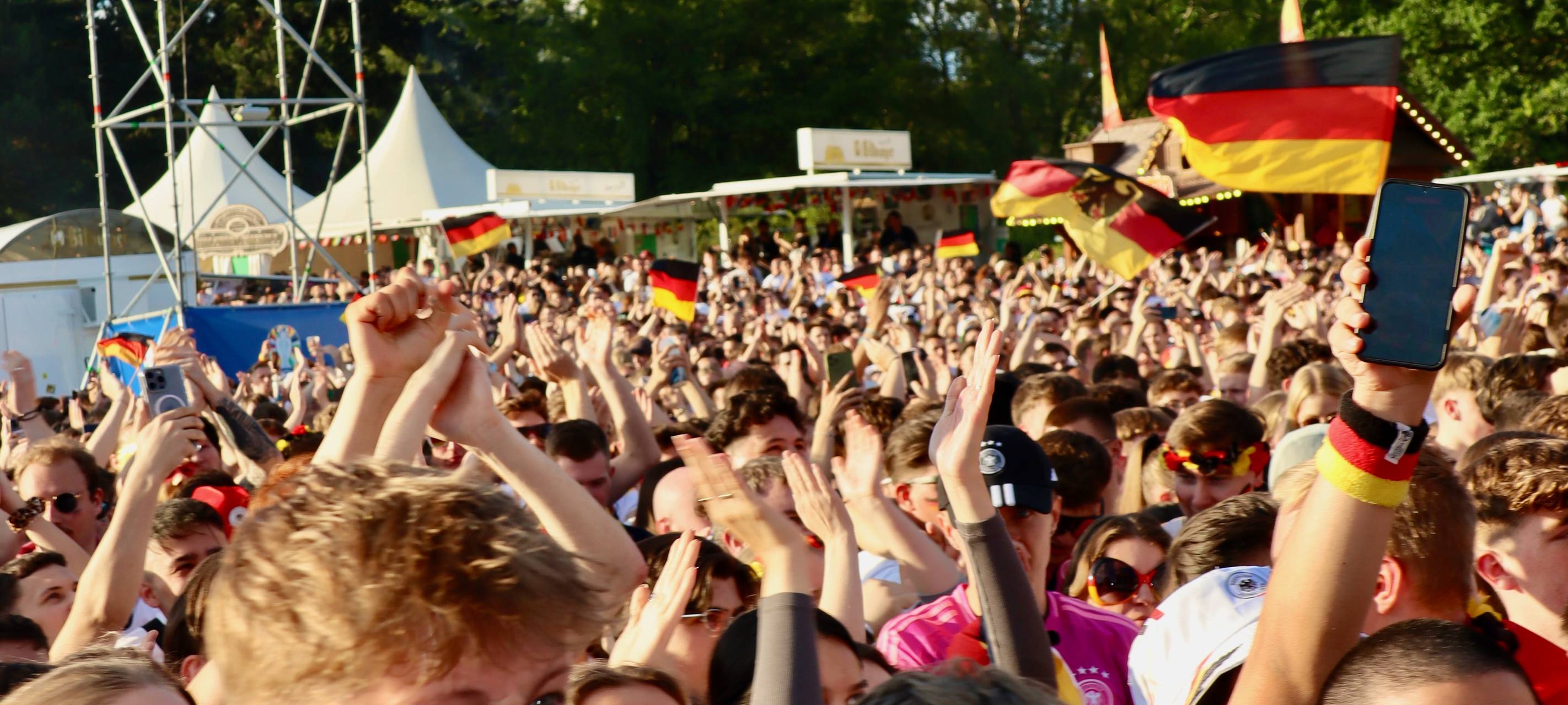 Dortmund feiert: Public Viewing der Europameisterschaft - Deutschland gegen Ungarn und Türkei gegen Georgien