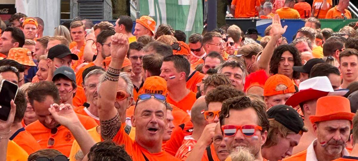 160.000 Fans feiern größtenteils friedlich in Dortmund