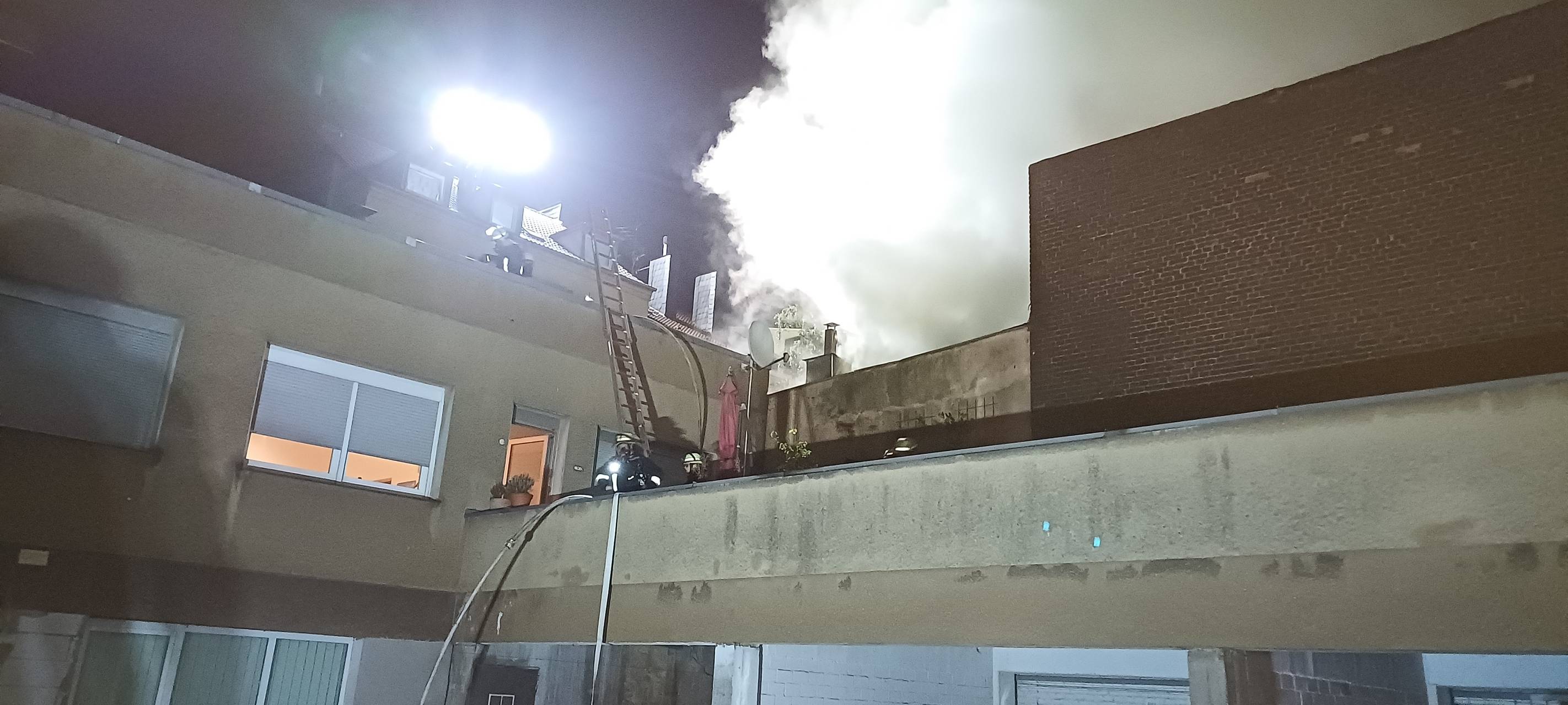 Feuerwehr Dortmund: Komplizierter Einsatz in der Nacht