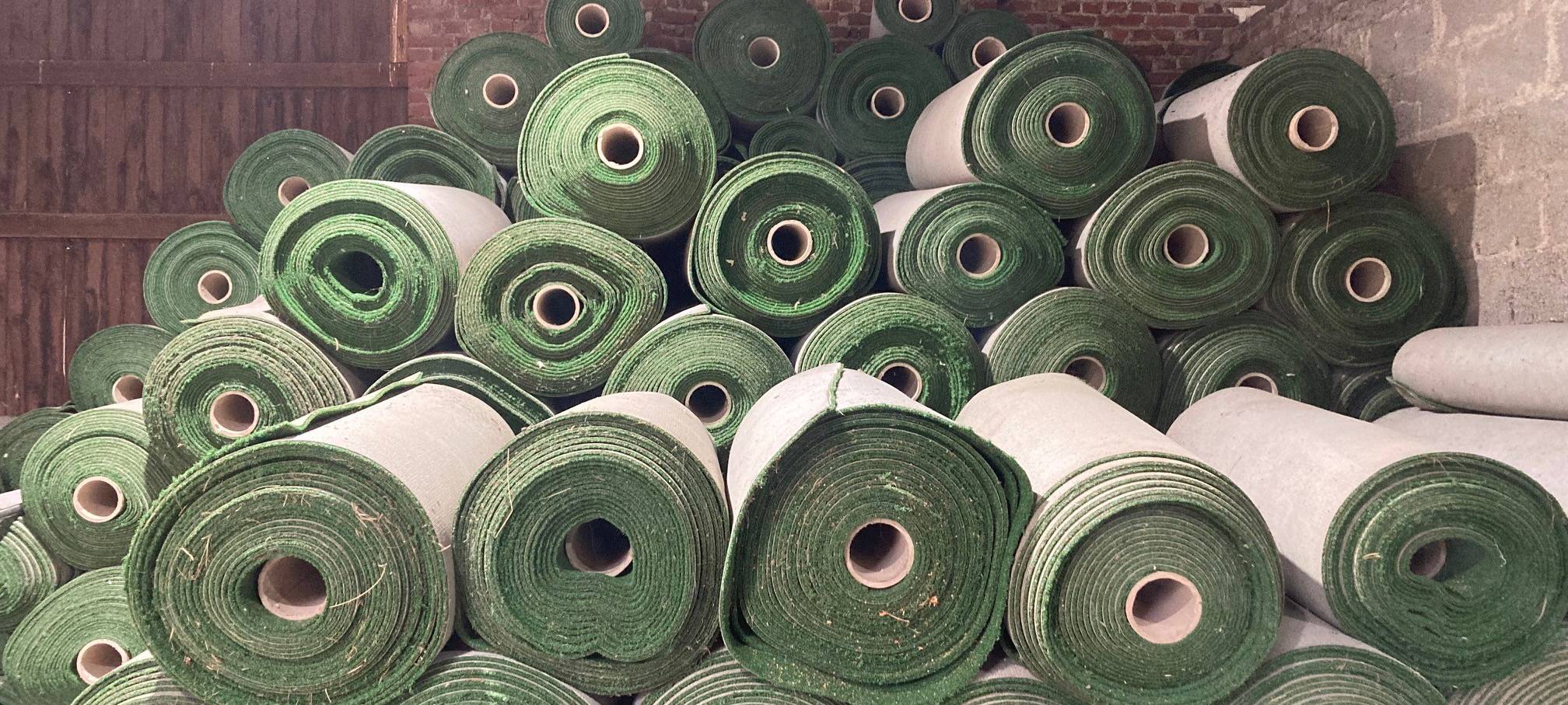 Dortmund verteilt Stücke des Grünen EM-Teppichs